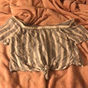 Off the shoulders crop